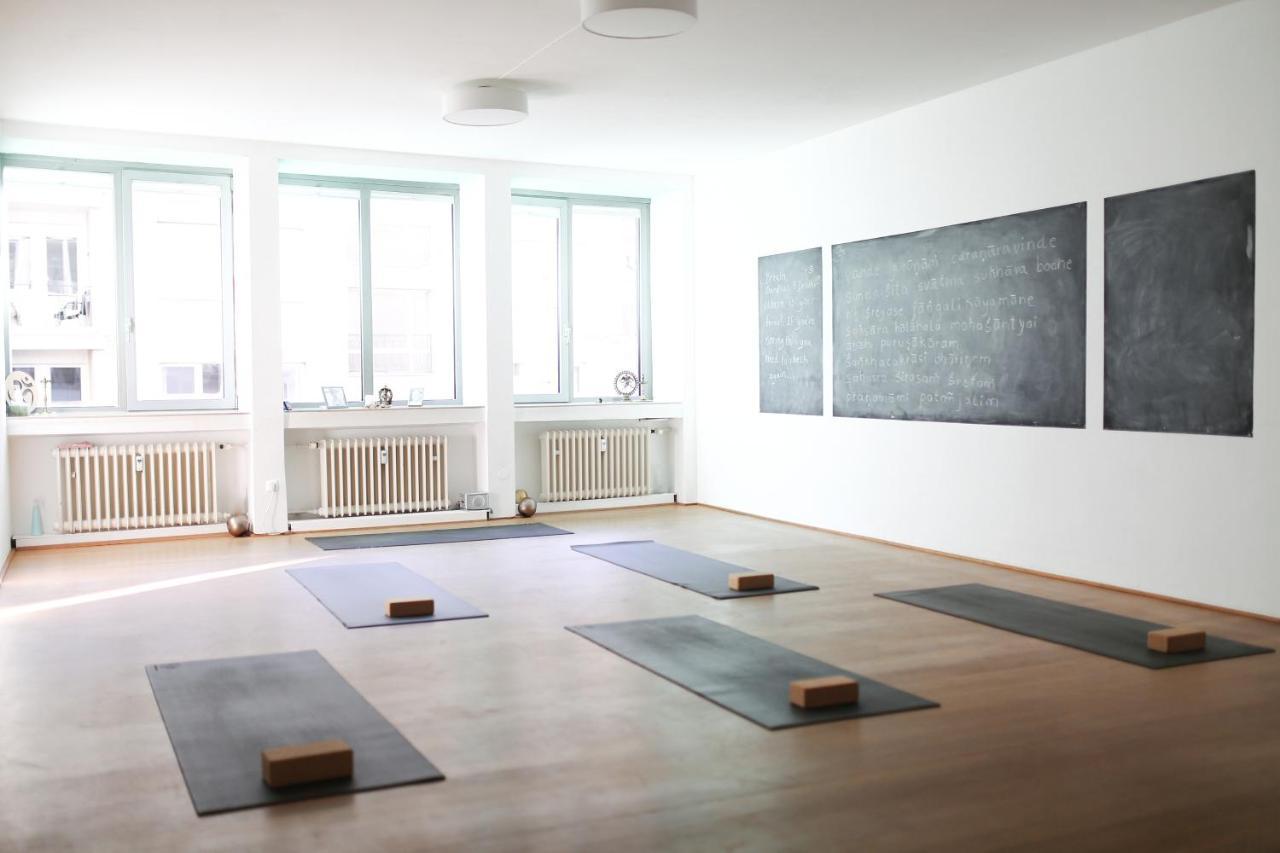 Apartment In Der Yogaschule โคโลญ ภายนอก รูปภาพ