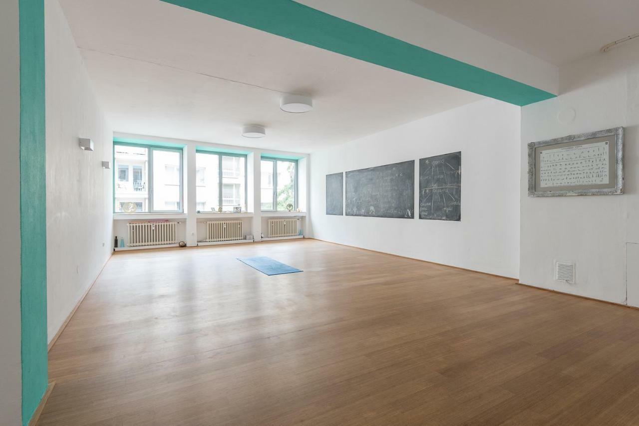 Apartment In Der Yogaschule โคโลญ ภายนอก รูปภาพ