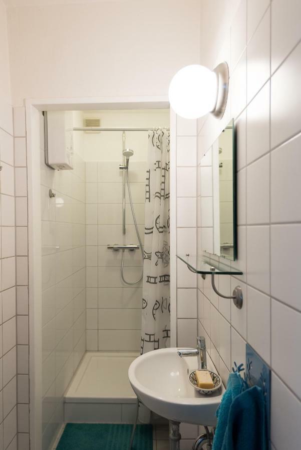 Apartment In Der Yogaschule โคโลญ ภายนอก รูปภาพ