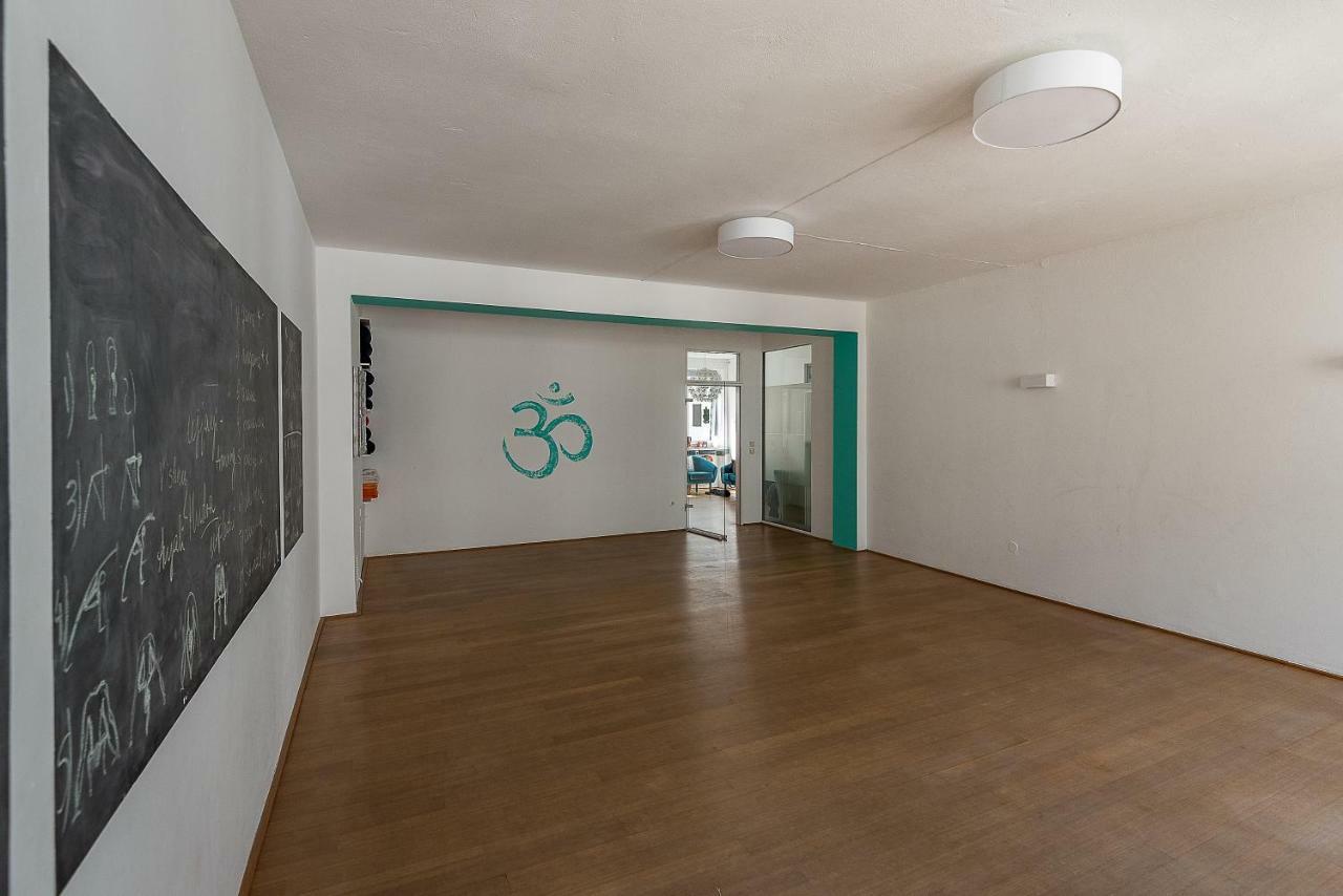 Apartment In Der Yogaschule โคโลญ ภายนอก รูปภาพ